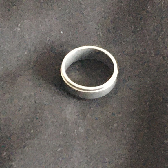 Silver wedding band - Picture 1 of 2
